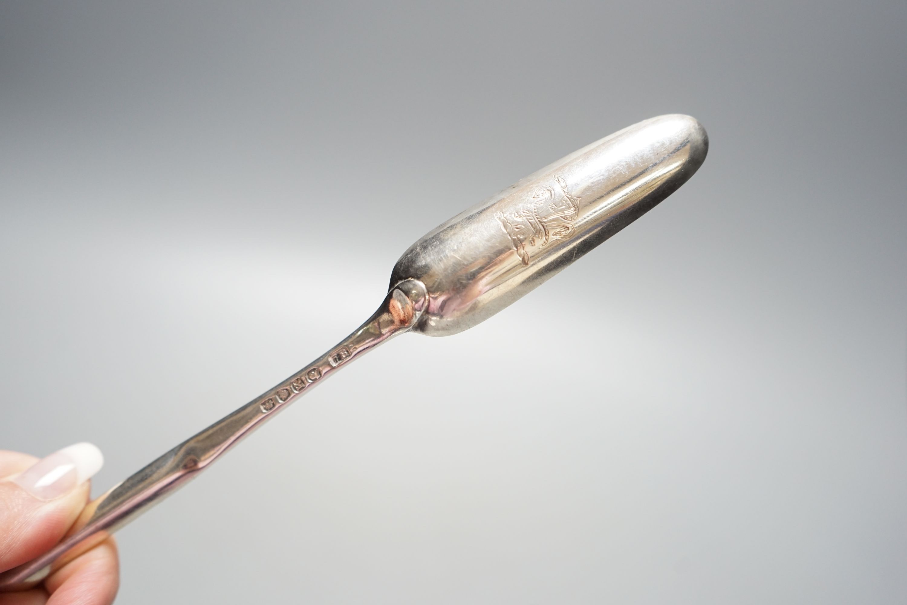 A George III silver marrow scoop, I.B.London, 1805, 21.5cm.